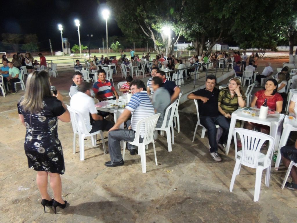 Funcionários da prefeitura participam de festa de confraternização
