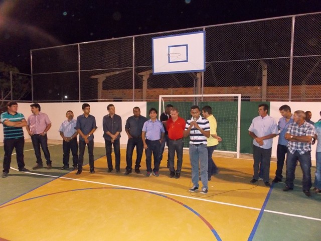 Prefeito Dr. Francisco faz Inauguração de reforma e ampliação da quadra João Batista Barbosa Soares no povoado Serrinha - Imagem 8