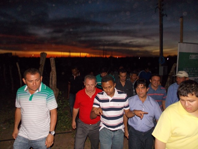 Prefeito e autoridades visitam obras da escola padrão/FNDE e entrega de unidades habitacionais  - Imagem 5