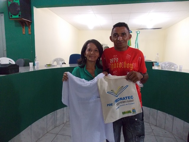  Aula inaugural do Pronatec reúne autoridades e alunos em São Francisco do Piauí - Imagem 16