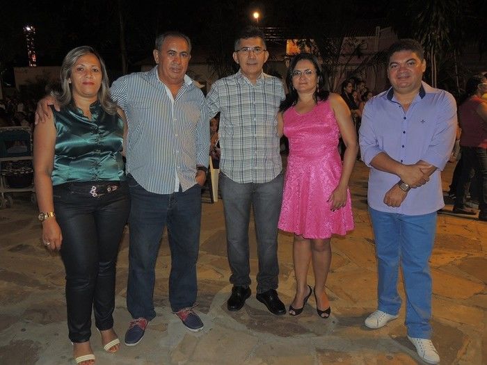 Penúltima noite do festejo de N. S. da Conceição com praça lotada de fieis - Imagem 25