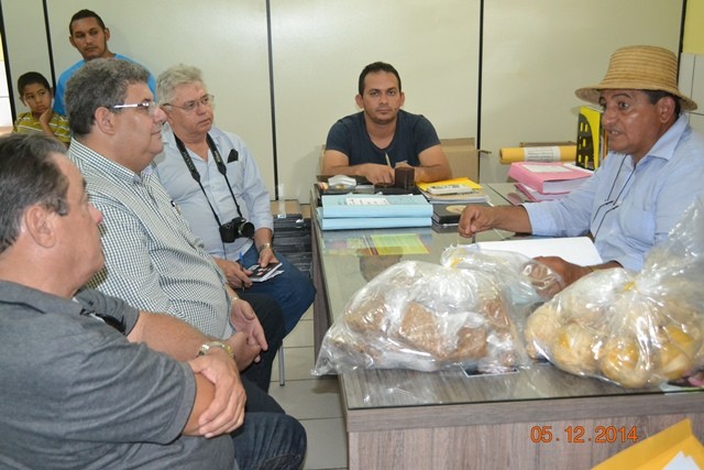 prefeito Zé Resende e o vice Dominguinho, recebem Diretores do Dnocs e visitam obras. - Imagem 4
