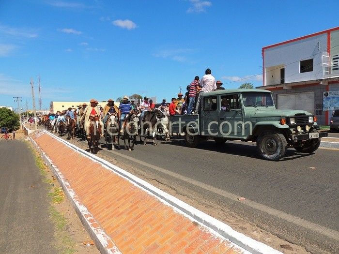 Vaqueiros invadem ruas e avenidas de Pedro II  - Imagem 19