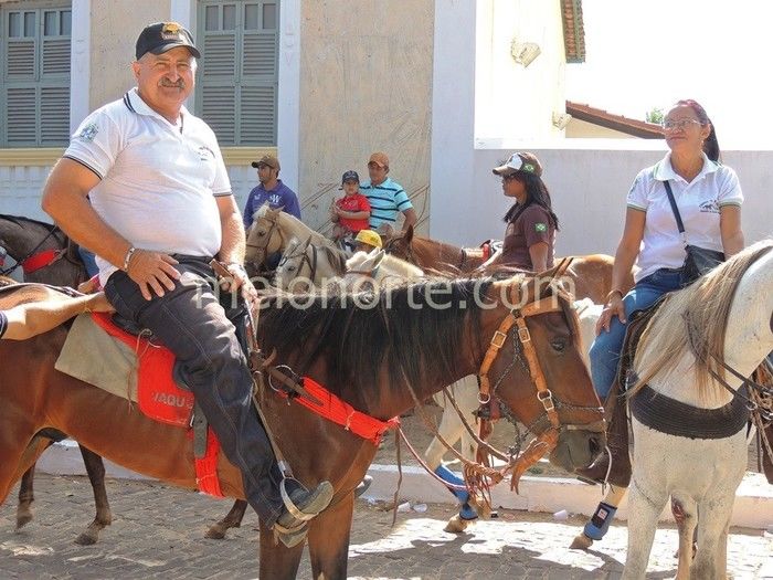 Vaqueiros invadem ruas e avenidas de Pedro II  - Imagem 10