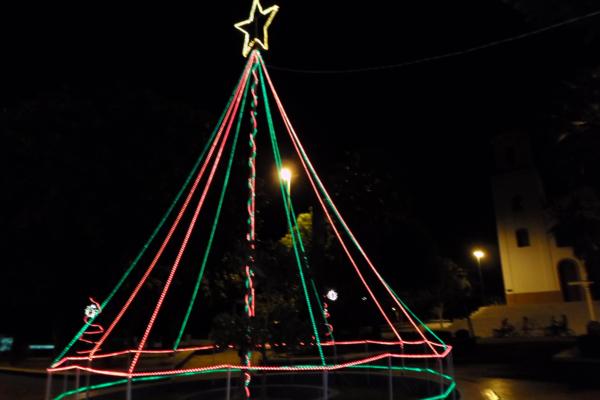 Prefeitura de Amarante começa a enfeitar a cidade para o Natal - Imagem 2