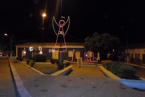 Prefeitura de Amarante começa a enfeitar a cidade para o Natal - Imagem 14