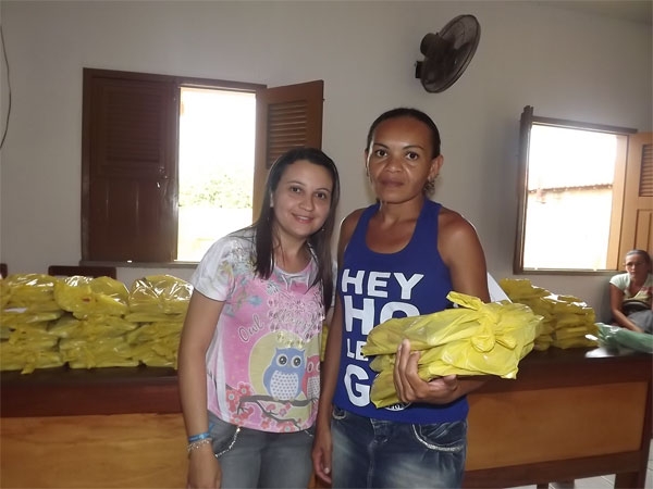 CAXINGÓ: Secretaria de assistência social faz entrega de kits de material escolar  - Imagem 5