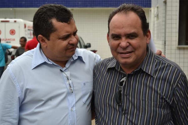 Pimenteiras recebe pá carregadeira do governo federal - Imagem 10