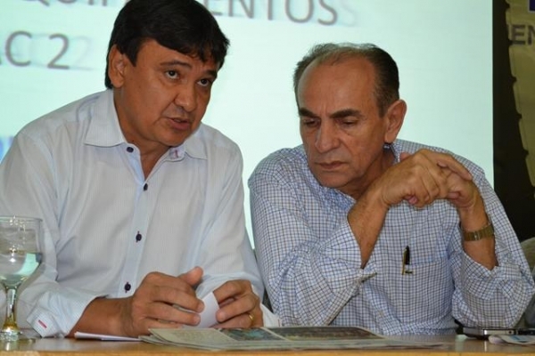 Município de N. S. dos Remédios recebe caminhão pipa - Imagem 1