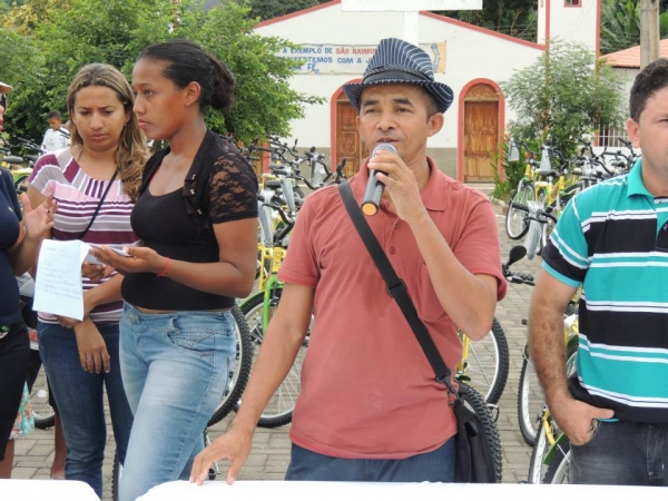 Entrega das bicicletas do programa pedala Piauí aos alunos da rede municipal de Curralinhos -PI - Imagem 16