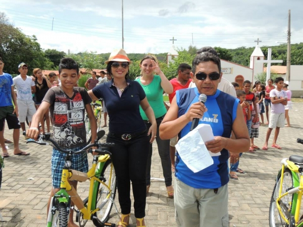 Entrega das bicicletas do programa pedala Piauí aos alunos da rede municipal de Curralinhos -PI - Imagem 8
