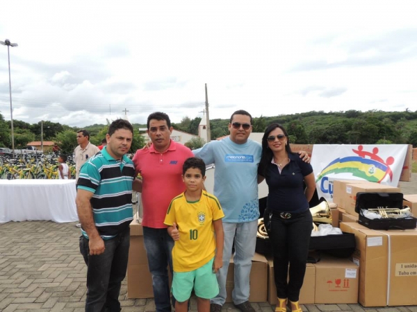 Entrega das bicicletas do programa pedala Piauí aos alunos da rede municipal de Curralinhos -PI - Imagem 7
