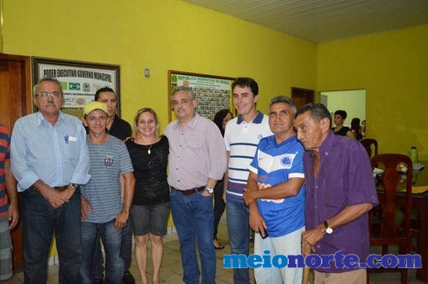 Secretários visitam Domingos Mourão e estrada inacabada os deixa ilhados. - Imagem 7