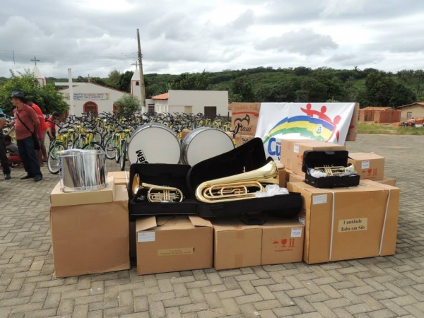 Entrega das bicicletas do programa pedala Piauí aos alunos da rede municipal de Curralinhos -PI - Imagem 44