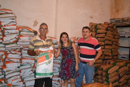 Agricultores familiares de Pedro II recebem sementes para plantio