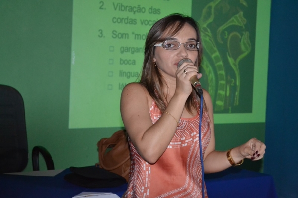 Palestra com fonoaudióloga encerra semana pedagógica e orienta professores sobre cuidados com a voz - Imagem 2