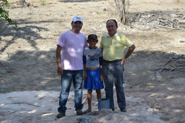 Prefeito visita localidades beneficiadas com construção e perfuração de poços artesianos - Imagem 6