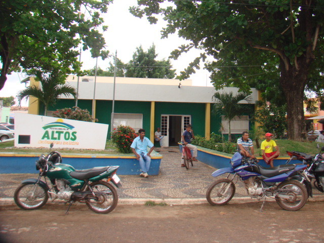 Prefeitura de Altos de portas abertas