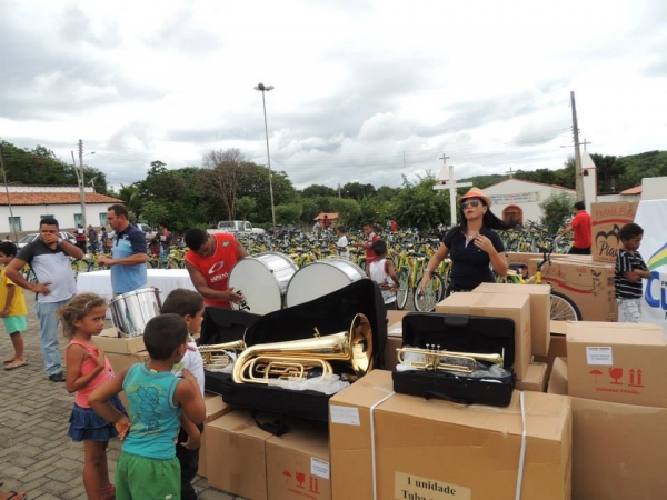 Entrega das bicicletas do programa pedala Piauí aos alunos da rede municipal de Curralinhos -PI - Imagem 51