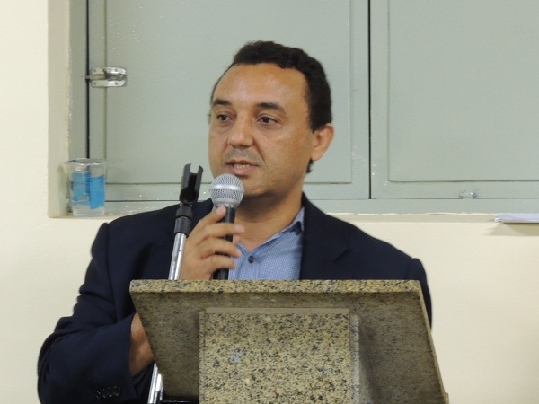                Monsenhor Gil concede titulo de cidadania a senador da república - Imagem 5