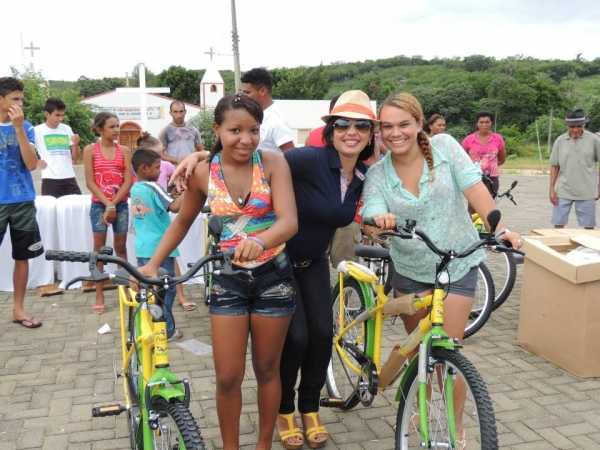 Entrega das bicicletas do programa pedala Piauí aos alunos da rede municipal de Curralinhos -PI - Imagem 5