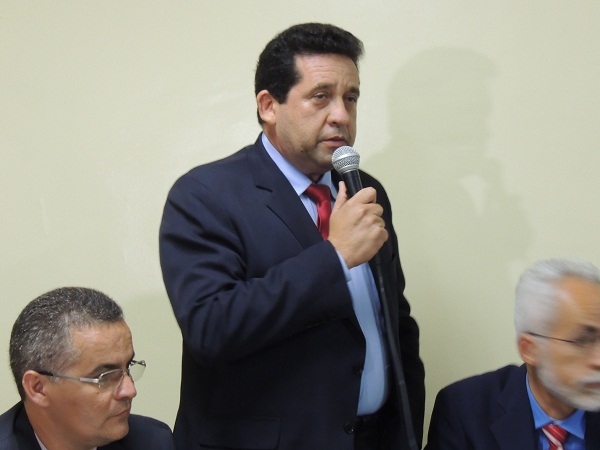                Monsenhor Gil concede titulo de cidadania a senador da república - Imagem 7