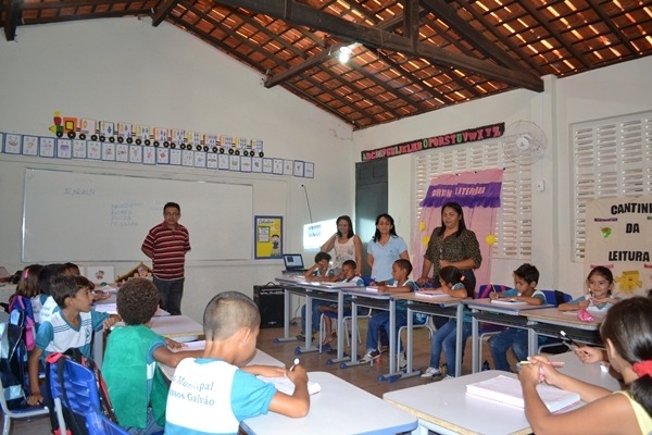 Secretária de Educação vistoria obras de reforma de creches - Imagem 6