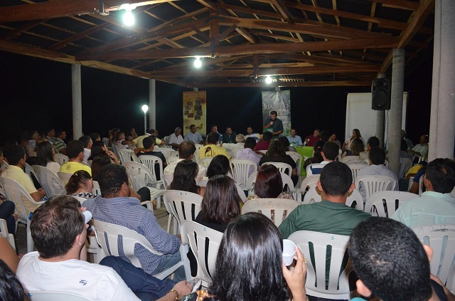 Prefeito Tonho Veríssimo reuniu grupo político e administrativo para pedir dedicação em 2014.