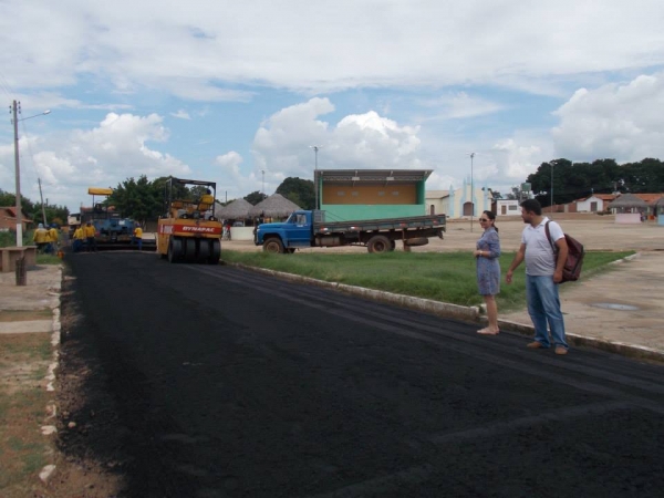 Rua da Praça de Eventos começa a receber asfalto. - Imagem 7