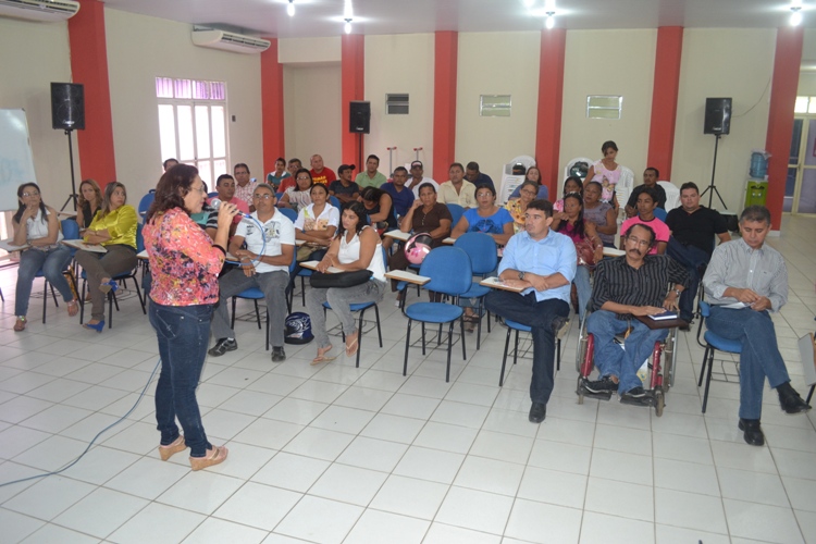 Lançado programa de mobilização para a educação de jovens e adultos