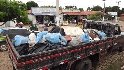Campanha de combate à dengue em São João do Arraial segue com mutirão recolhendo lixo de ruas e quintais  - Imagem 10