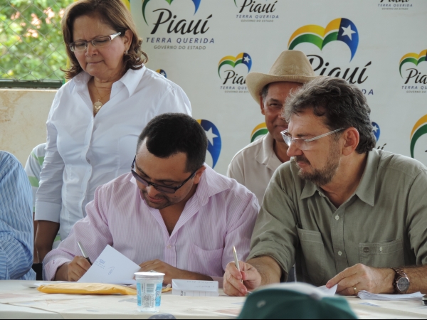 Governador Wilson Martins Inaugura obras de seu governo em Barra D“Alcântara  - Imagem 29