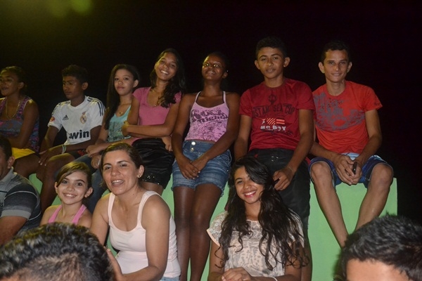 Prefeito entrega quadra e anuncia poliesportivo e U.B.S  - Imagem 3