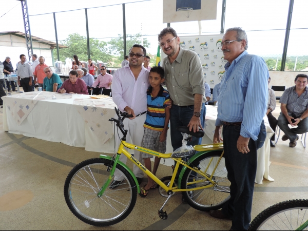 Governador Wilson Martins Inaugura obras de seu governo em Barra D“Alcântara  - Imagem 25