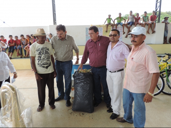 Governador Wilson Martins Inaugura obras de seu governo em Barra D“Alcântara  - Imagem 19
