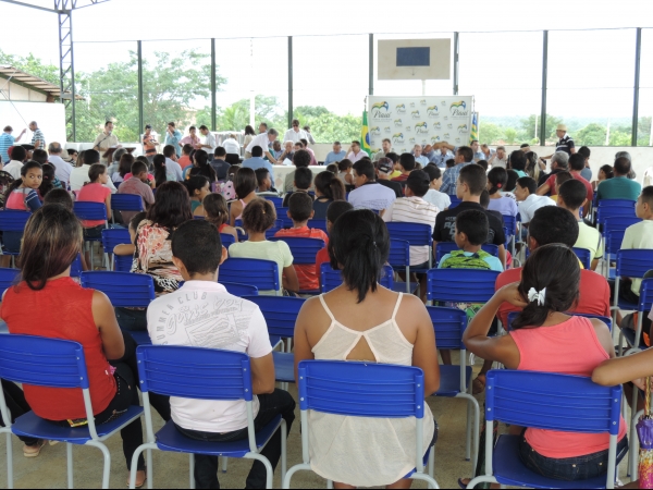 Governador Wilson Martins Inaugura obras de seu governo em Barra D“Alcântara  - Imagem 17