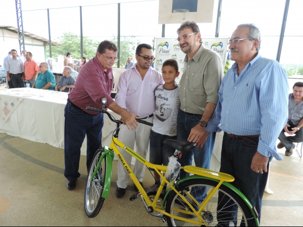 Governador Wilson Martins Inaugura obras de seu governo em Barra D“Alcântara  - Imagem 26