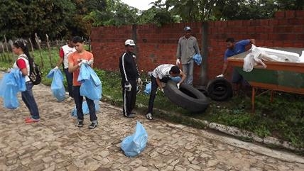 Campanha de combate à dengue em São João do Arraial segue com mutirão recolhendo lixo de ruas e quintais  - Imagem 8