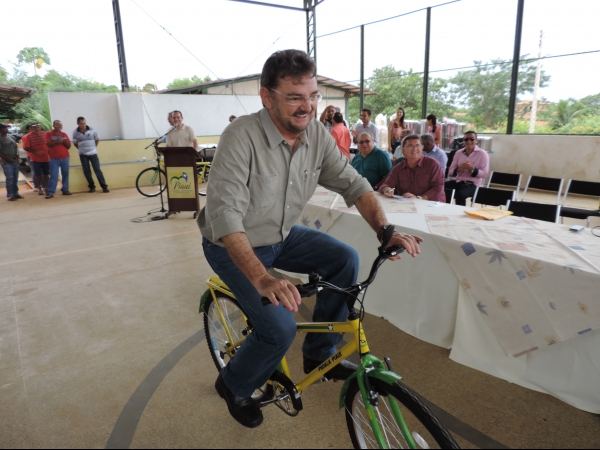 Governador Wilson Martins Inaugura obras de seu governo em Barra D“Alcântara  - Imagem 23