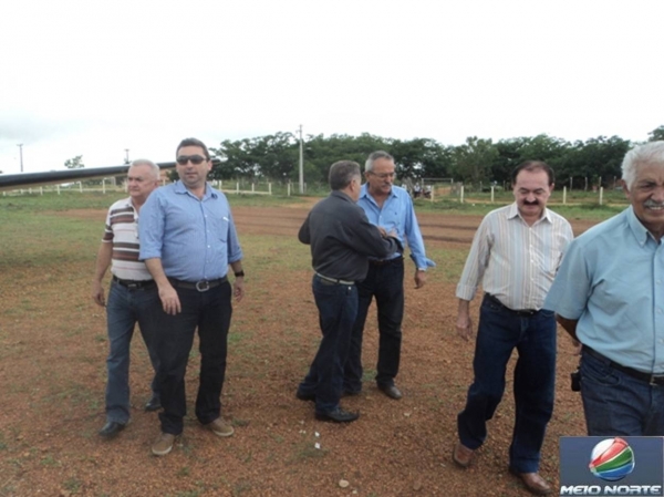 Governador Wilson Martins e sua comitiva desembarcaram em Valença na manhã desta sexta-feira - Imagem 9