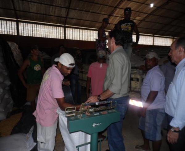 Wilson Martins inaugura obras e é recebido por lideranças políticas  - Imagem 8