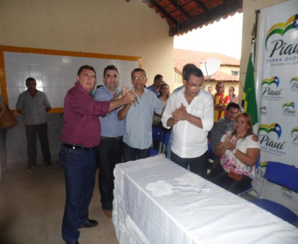 Wilson Martins inaugura obras e é recebido por lideranças políticas  - Imagem 13