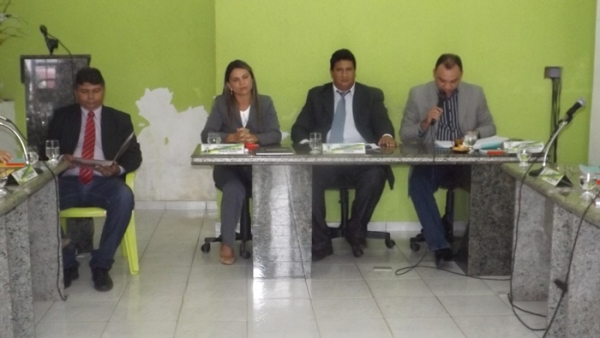 Prefeito Zé Henrique fala sobre ações de 2013 e anuncia ações para 2014 - Imagem 14