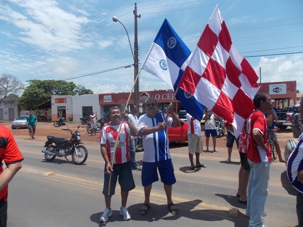 Desportistas fizeram manifestação em favor da reforma do estádio - Imagem 2