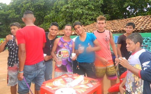 Empresário Paulo Gomes promoveu festa para autoridades políticas e populares em Mocambinho - Imagem 5