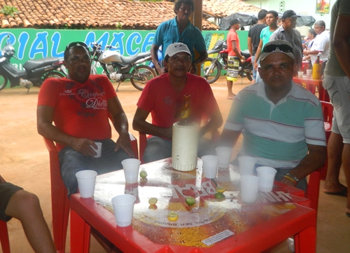 Empresário Paulo Gomes promoveu festa para autoridades políticas e populares em Mocambinho - Imagem 9