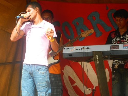 Empresário Paulo Gomes promoveu festa para autoridades políticas e populares em Mocambinho - Imagem 1