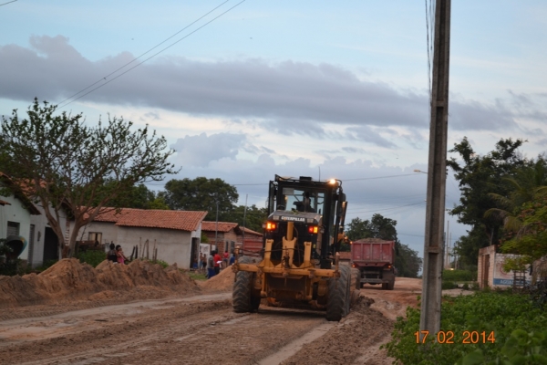 A obra de asfaltamento da PI 331 começa a receber aterro. - Imagem 17