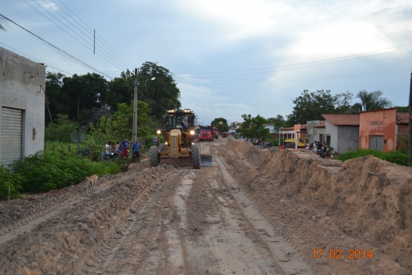 A obra de asfaltamento da PI 331 começa a receber aterro. - Imagem 36
