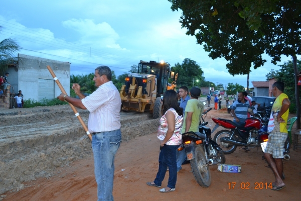 A obra de asfaltamento da PI 331 começa a receber aterro. - Imagem 8